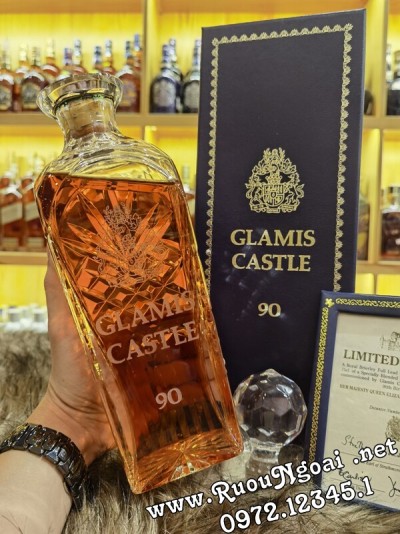 Rượu Glamis Cartle Mừng Sinh Nhật Lần Thứ 90 của Nữ Hoàng Trong Lâu Đài Glamis